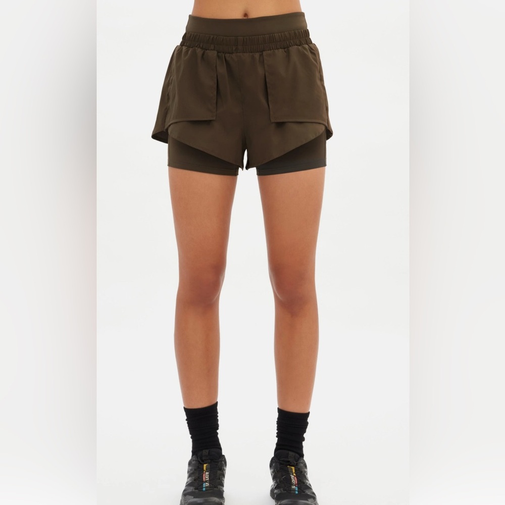 Girlfriend Collective Chestnut Fallon Layered short Small